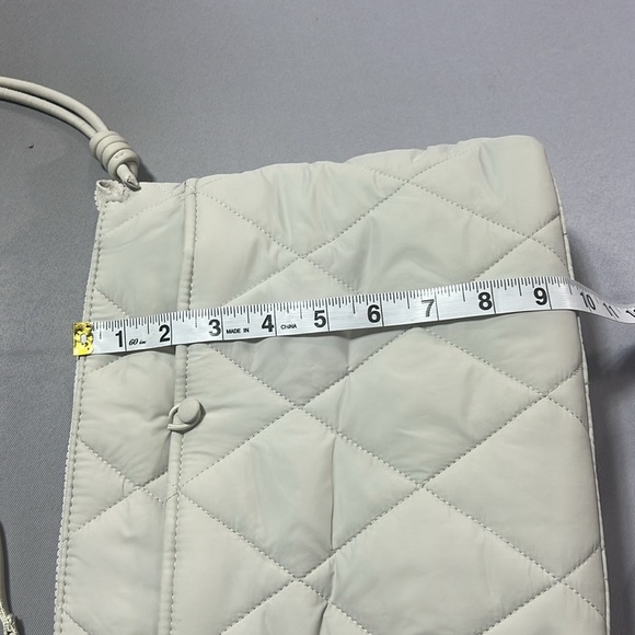 Vera Bradley taupe purse nylon quilted - Picture 9 of 10